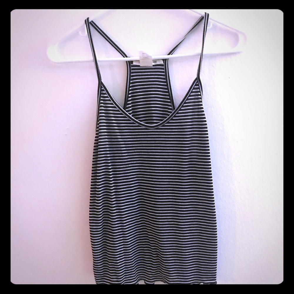 Black and white ribbed striped tank top - Picture 3 of 6